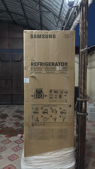Холодильник Samsung
