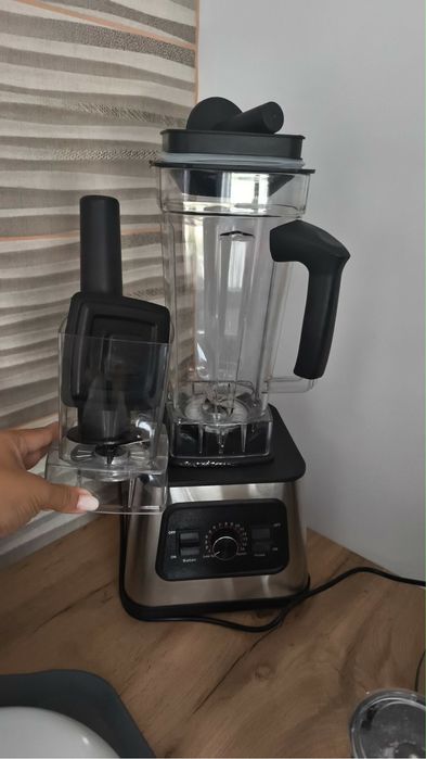 Blender nou in cutie