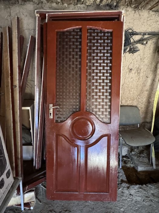 Есык рамасымен бырге