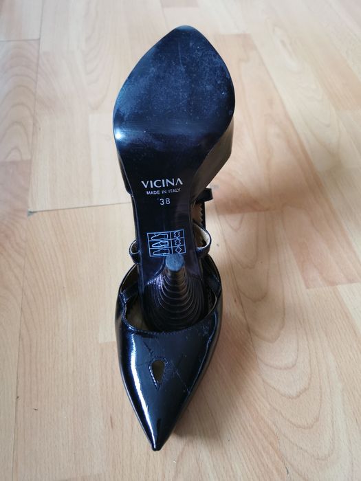 Vând sandale Vicina