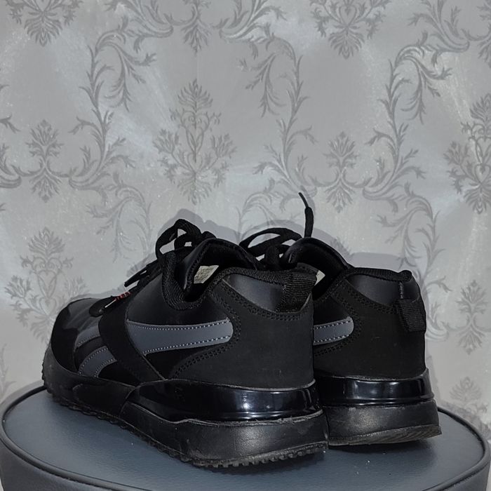 Демисезонные кроссовки