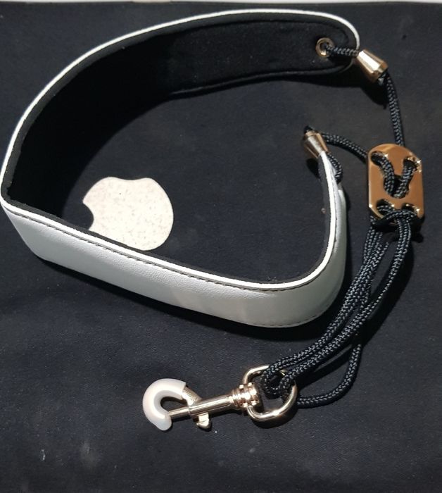 Луксозна каишка БЯЛА и ЧЕРНА за саксофон,кларинет,бузуки