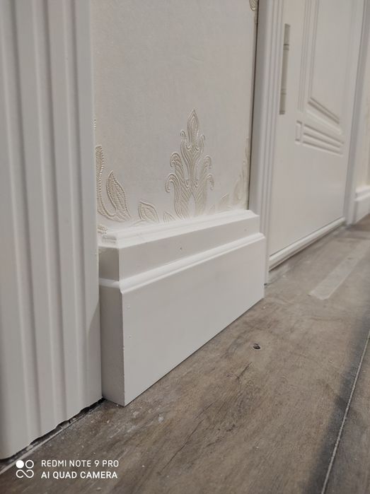 Профессиональная установка плинтусов