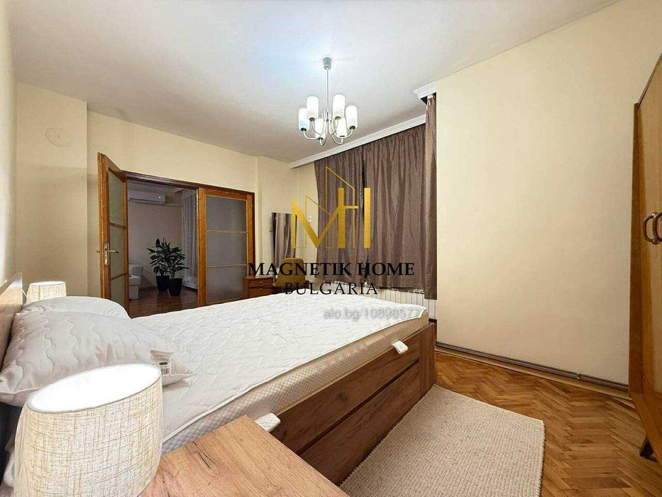 Автентичен ЧЕТИРИСТАЕН апартамент с ПАРНО в ж.к. Възраждане