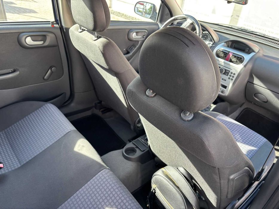 Opel Corsa 2005 Hatchback