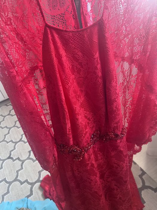 Платье вечернее шикарное