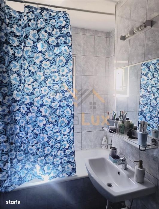 Apartament 3 camere de vanzare, Garii