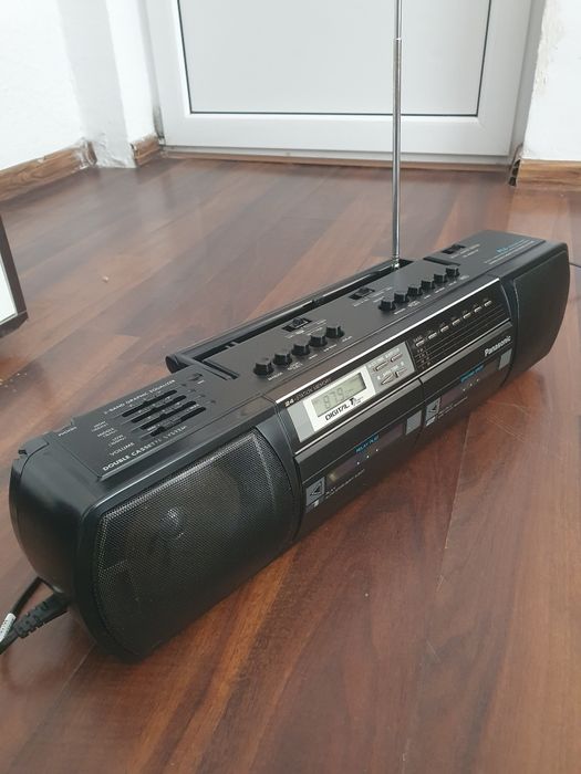 Vand boombox panasonic.dublu casetă.