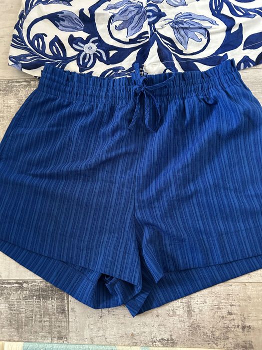 Дамски къси панталони Sinsay,дънки и панталони на марката H&M