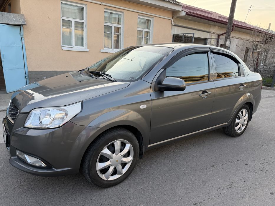 Продам свою нексия 3