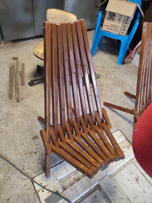 Scaune din   lemn