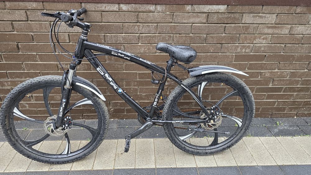 Велосипед BMW в хорошем состоянии