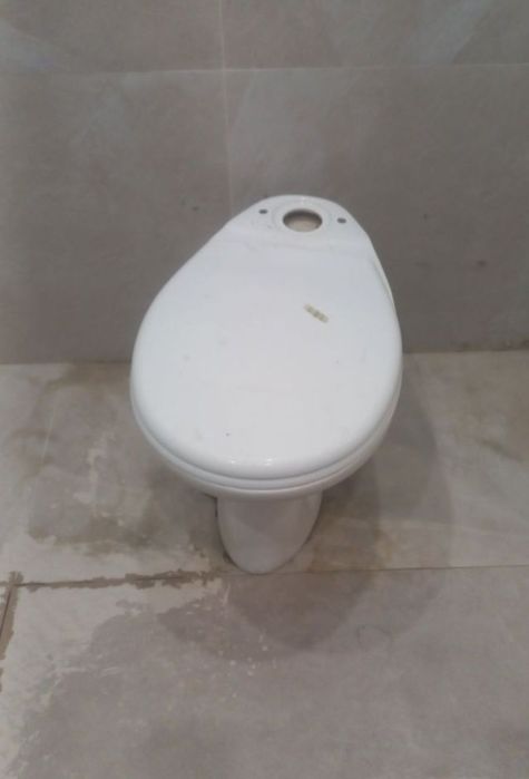 Унитаз без бочка продам и с бачком