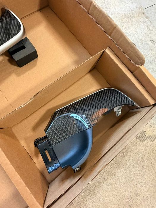 Trimuri Bord Carbon / OEM / Mercedes / AMG /C-Class W206 / W236 CLE / AMG C63 / C43 AMG / Noi Originale Sigilate in Cutie