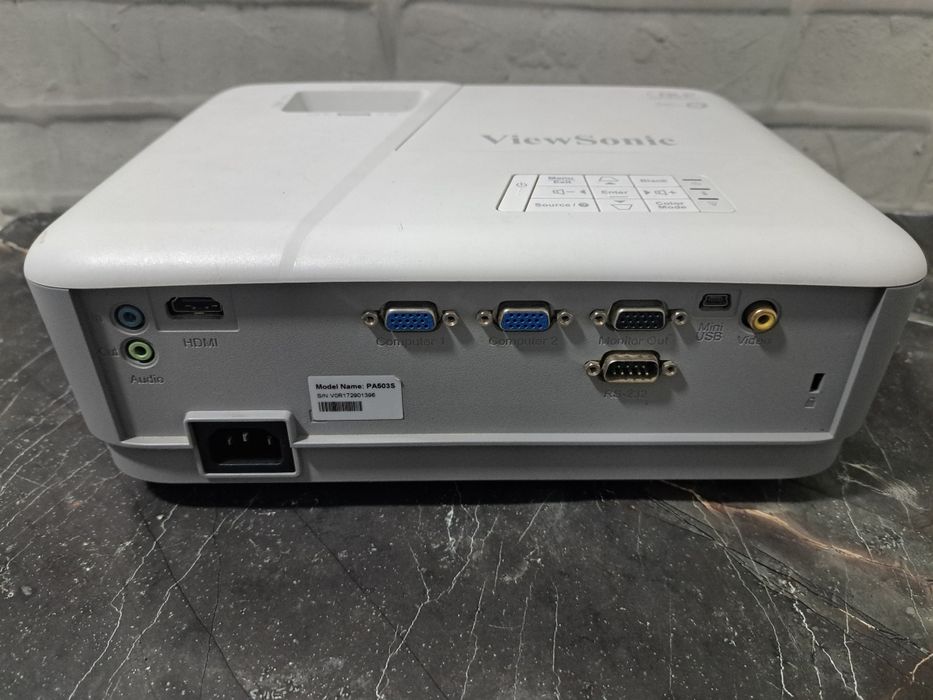 Продам проектор Vivitek D555 (идеал)