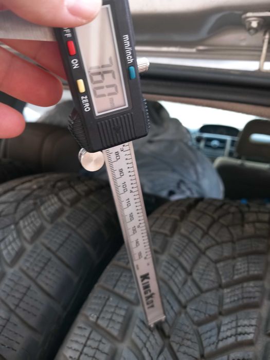 225/60 R 17 Goodyear ultragrip