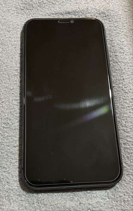 Продавам iphone 11