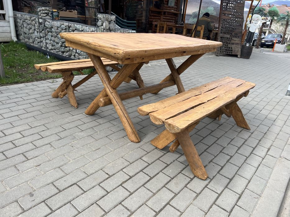 Маса с пейки