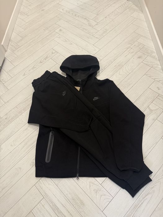 Nike tech fleece full black