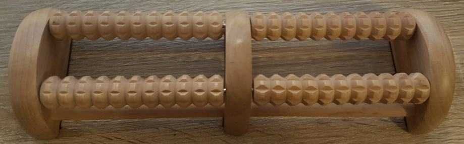 Дървен масажор за крака с 2 ролки + чесалка за гръб
