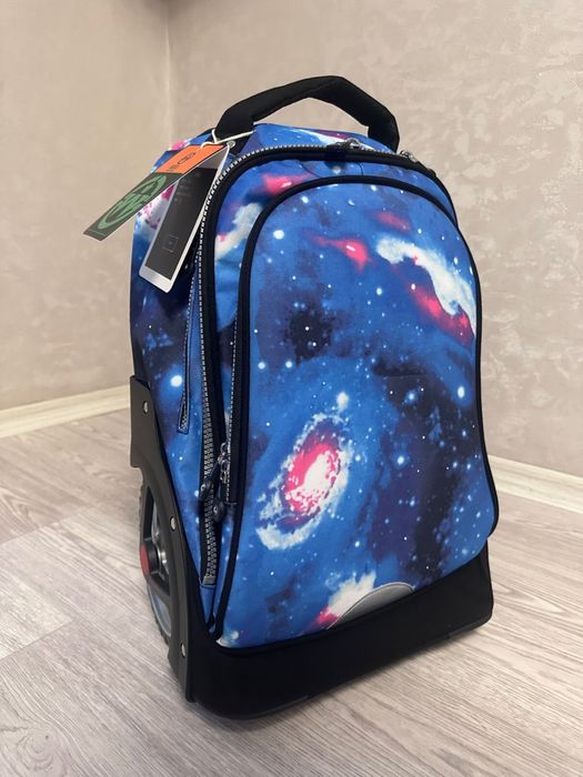 Продам сумку на колесиках