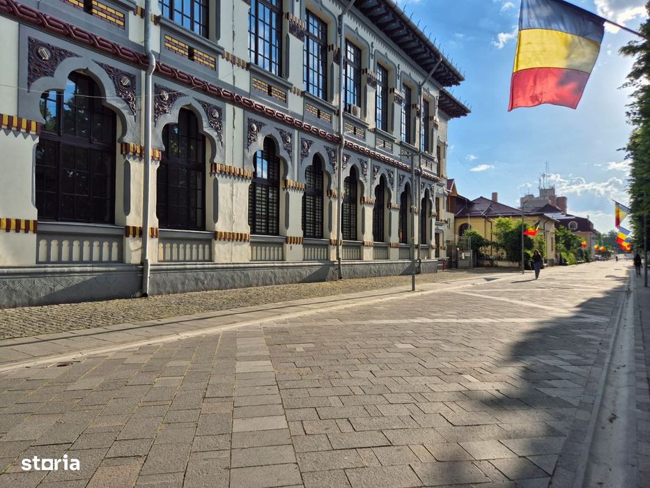 Clădire P+E1+M de închiriat – Calea Eroilor, colț cu Strada Geneva