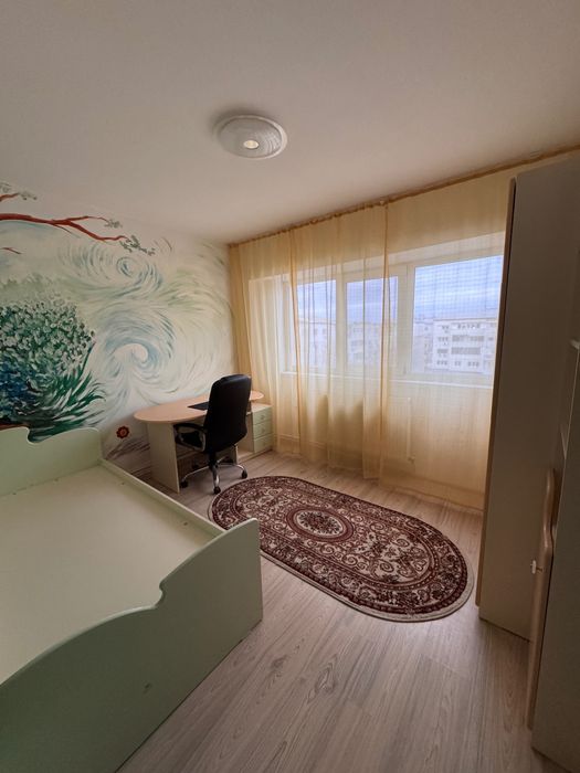 Închiriez apartament 3 camere