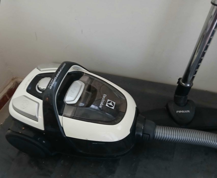 Прахосмукачка ELECTROLUX