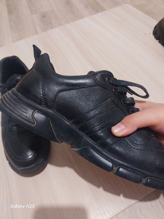 Продам обувь не дорого 10000тг