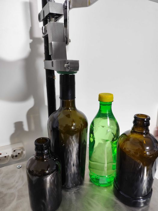 Sistem capsare clipsare dopuri stilce pet, sistem dopuire