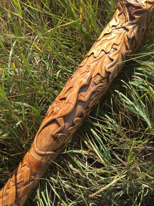 Продам посох резной