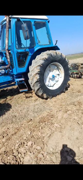 Tractor ford 4x4  + Plug reversibil