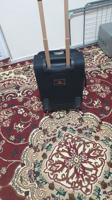 Чемодан сумка сотилади