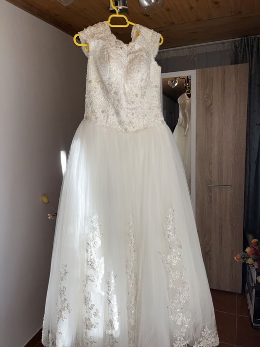 rochie de mireasă făcută în atelier