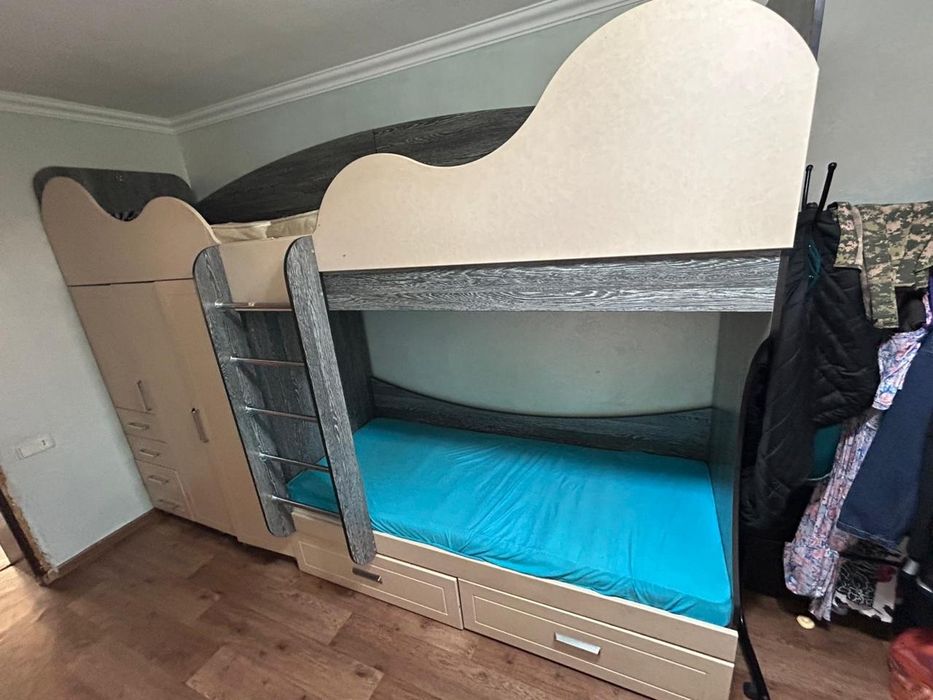Продам двухъярусная кровать
