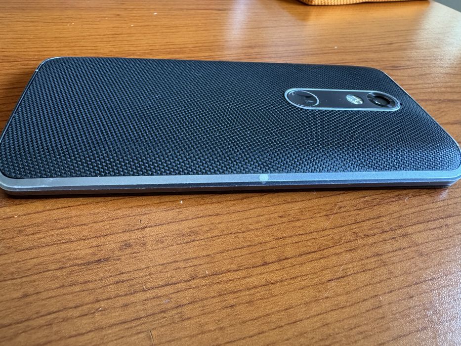 Moto X Force - Motorola XT1580 с екран който не може да бъде счупен