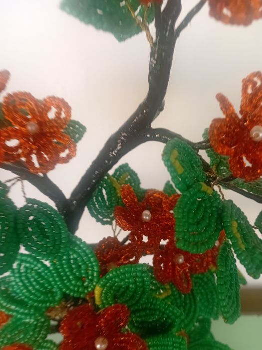 Дерево из бисера ручной работы