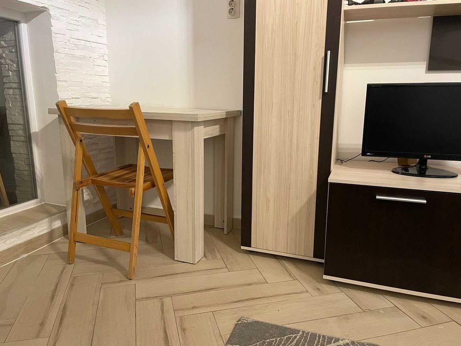 Дава се под наем Ателие в Варна, Общината - 23 кв.м за 219.3 € - Снимка #5