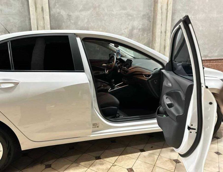 Chevrolet Onix 2023 — 2