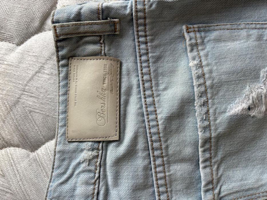 Джинсы bershka новая
