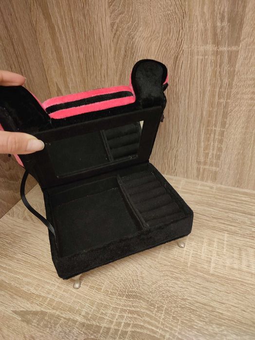 Кутия за бижута .