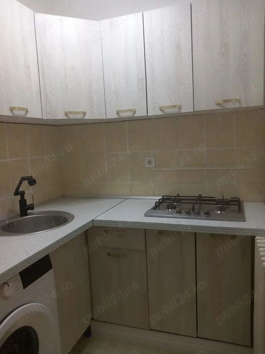 Proprietar vand garsoniera Far