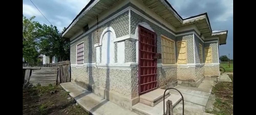 Vand casa 3 camere, 73 mp si teren 1149 mp in comuna Valcelele judet Buzau