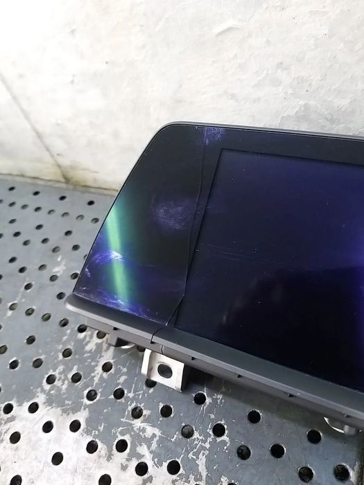 Display navigatie bmw seria 1 f20 f21 929224302u prezinta fisura