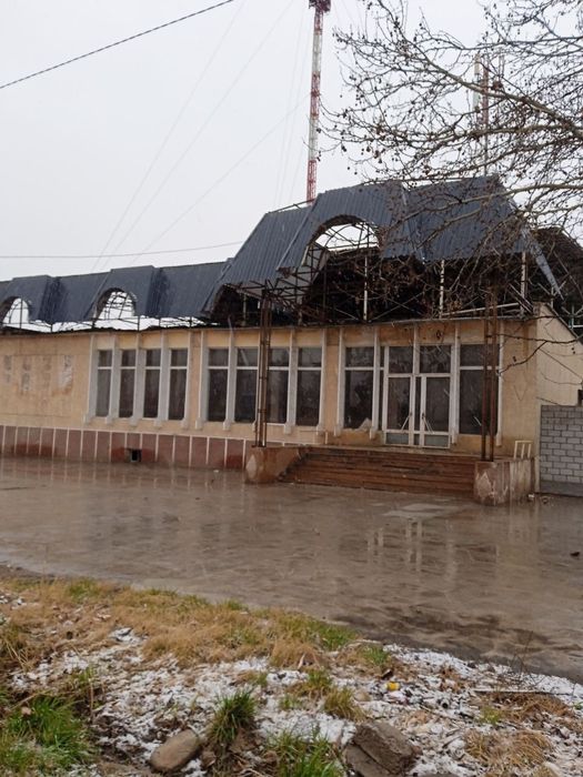 Vodiyda yer sotiladi ( toʻyxona, choyxona, klinika va hokazolar uchun)