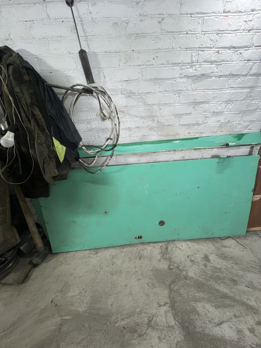 Двер с рамой железный