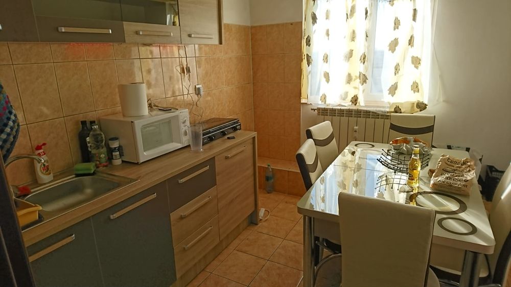 Vand apartament 3 camere, 60mp, mansarda Constanta, Piata Brick