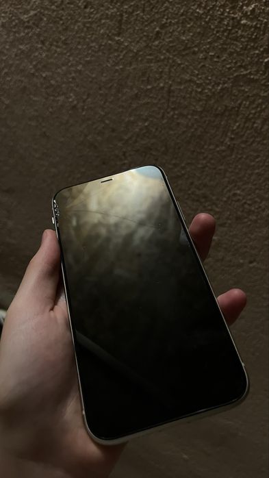 Продавам iPhone 11 – 64 GB