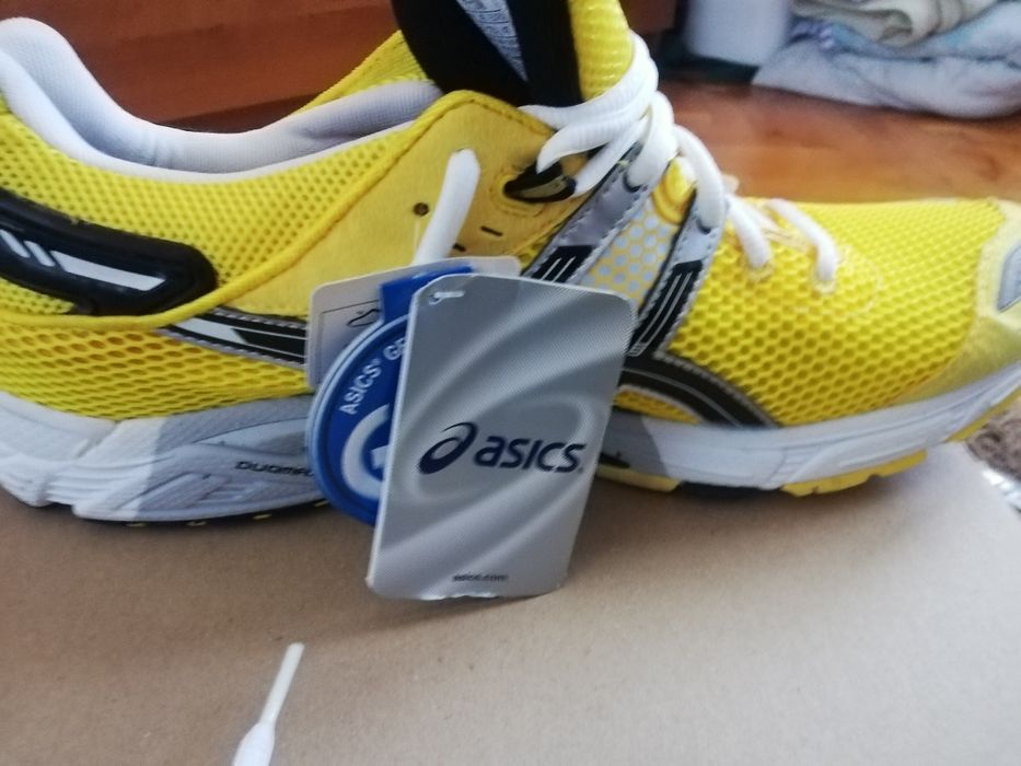 Нови и оригинални маратонки Asics номер 47