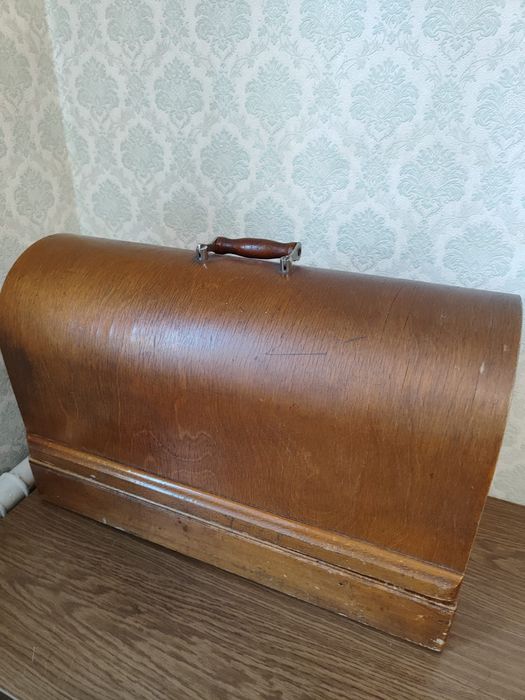 Продам швейную машинку